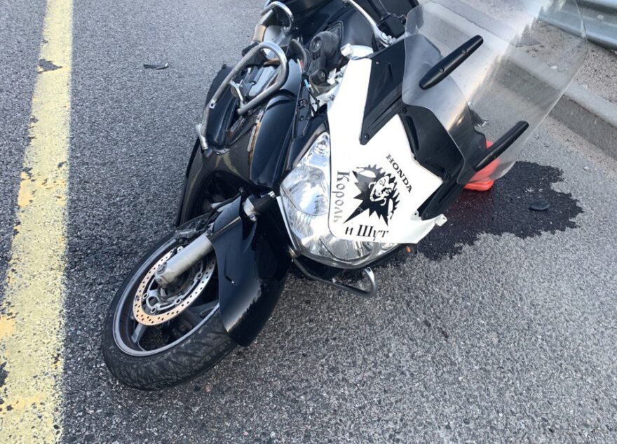 В Тверской области мотоциклист повредил руку в ДТП