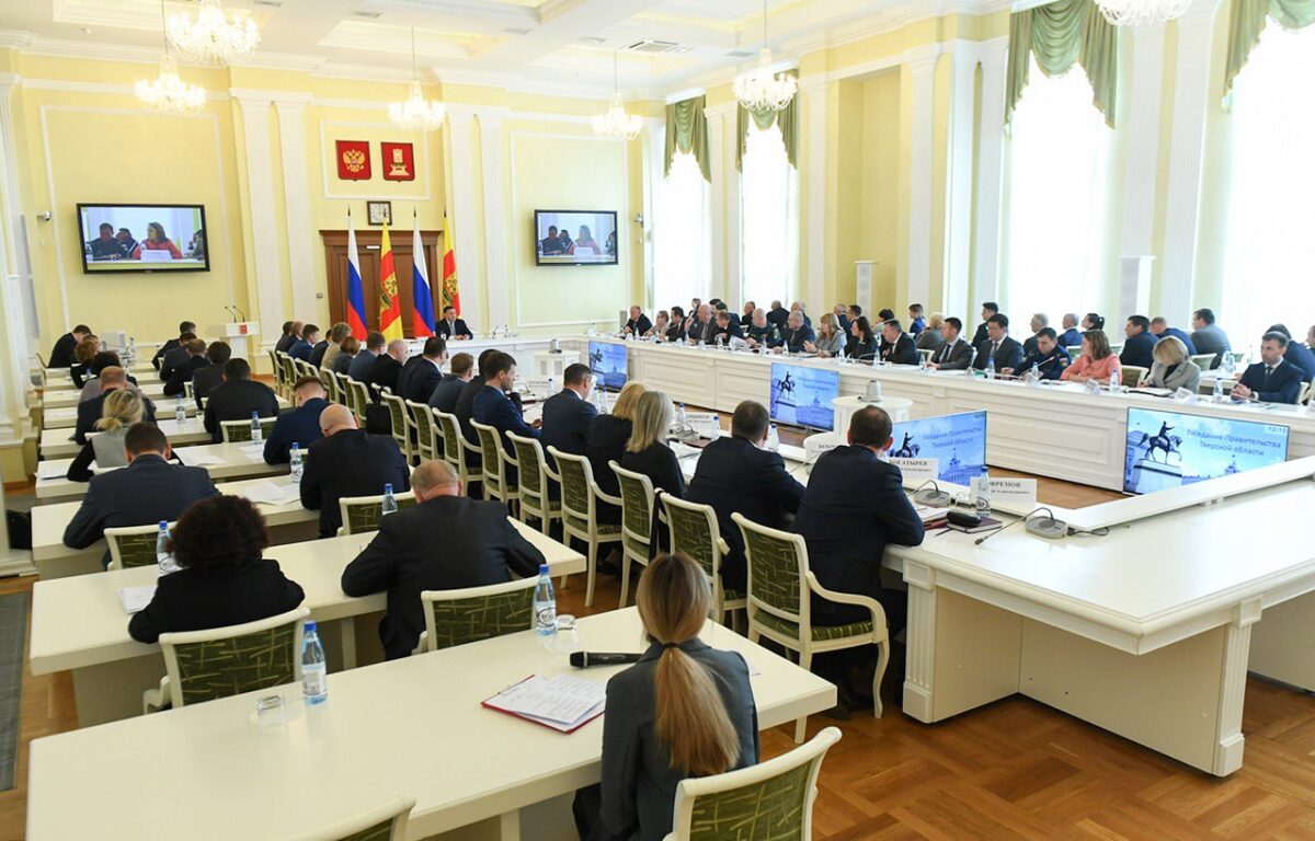 Губернатор поручил наградить школьников по итогам летней трудовой кампании