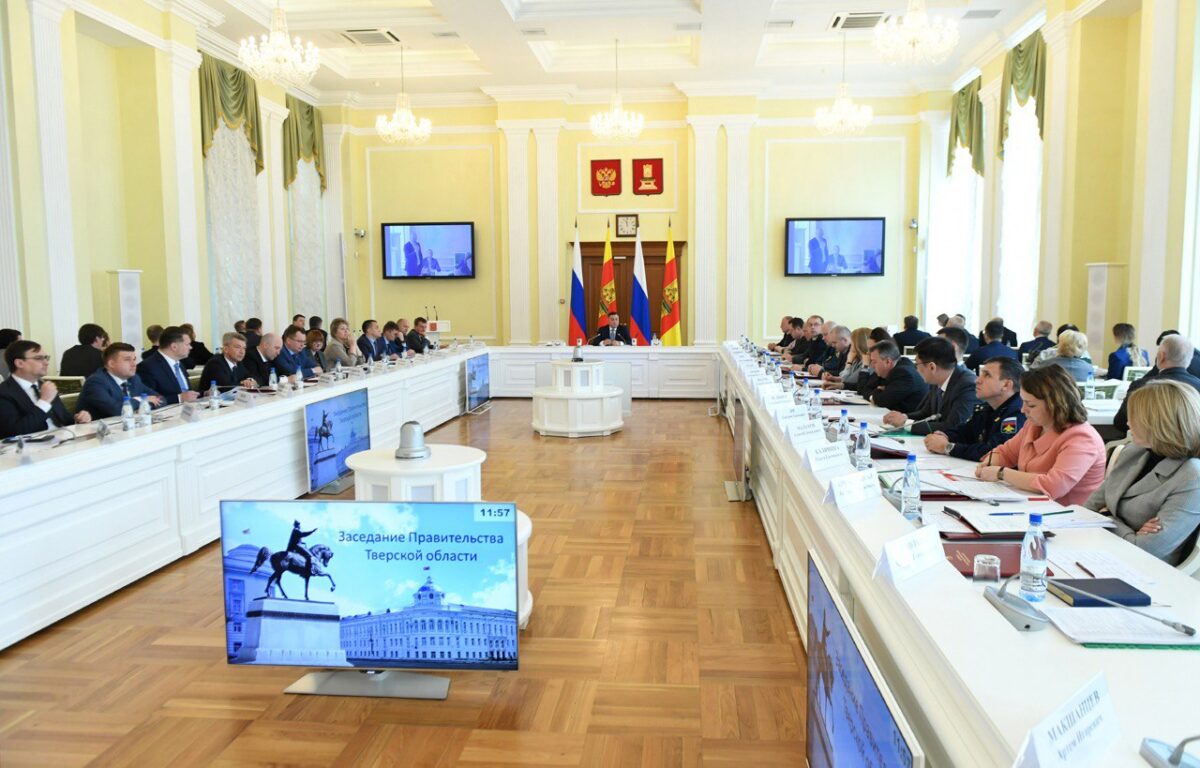 Губернатор поручил наградить школьников по итогам летней трудовой кампании