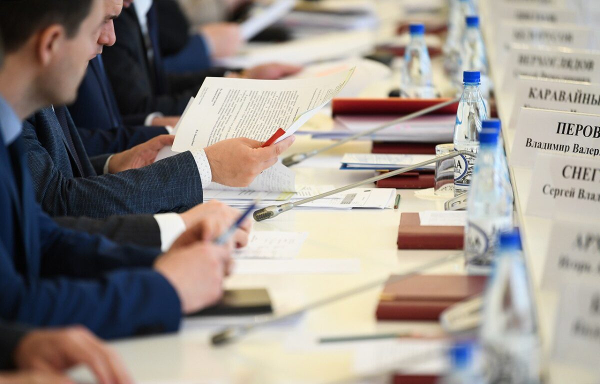 Губернатор поручил наградить школьников по итогам летней трудовой кампании