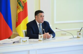 Губернатор поручил наградить школьников по итогам летней трудовой кампании Губернатор поручил наградить школьников по итогам летней трудовой кампании