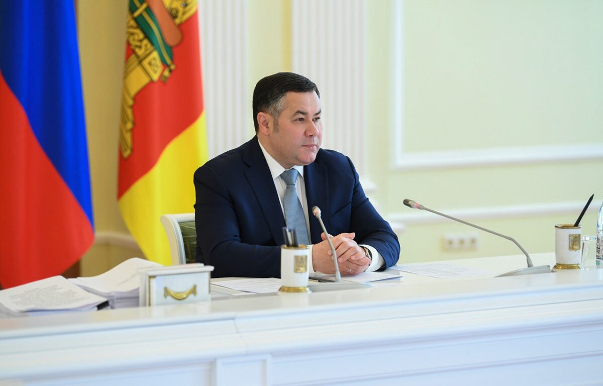 Губернатор поручил наградить школьников по итогам летней трудовой кампании