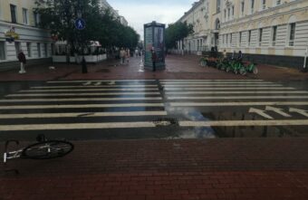 В центре Твери "Тойота" сбила велосипедиста на пешеходном переходе В центре Твери "Тойота" сбила велосипедиста на пешеходном переходе