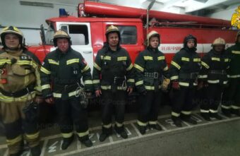 Сотрудники МЧС спасли в Тверской области мужчину, оказавшегося на балконе во время пожара