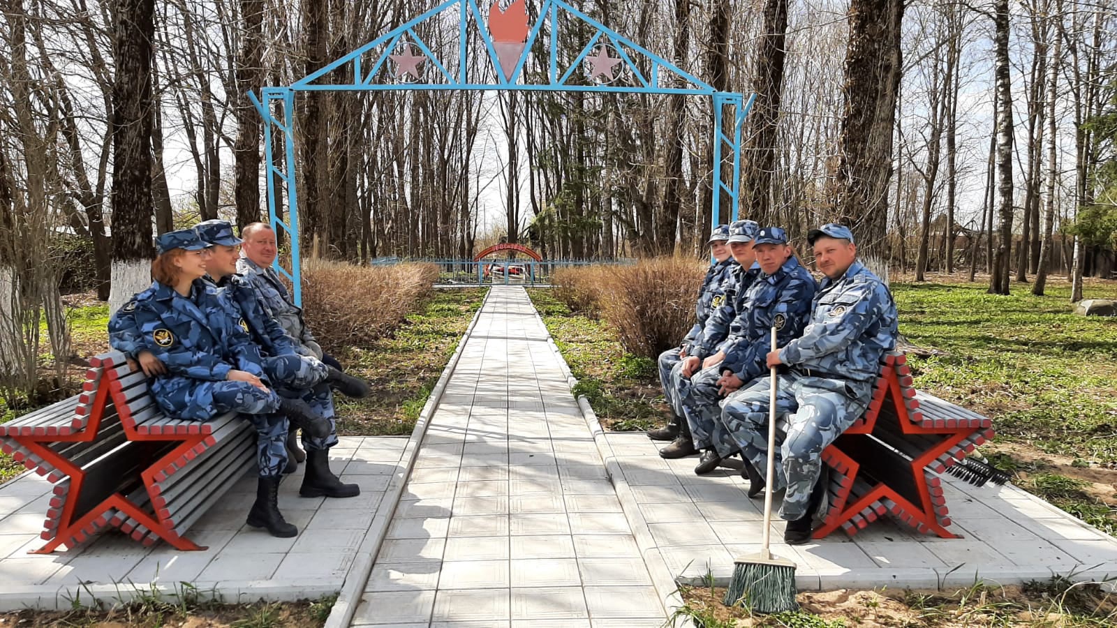 Сотрудники колонии строгого режима под Тверью навели порядок в Елисеевском парке