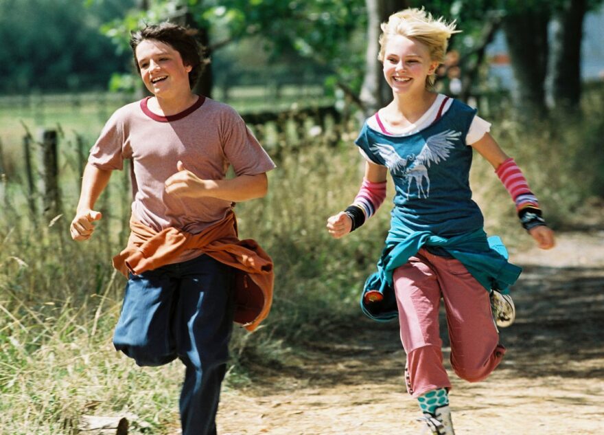 Что жителям Тверской области посмотреть с детьми 1 июня: подборка фильмов и мультсериалов от KION