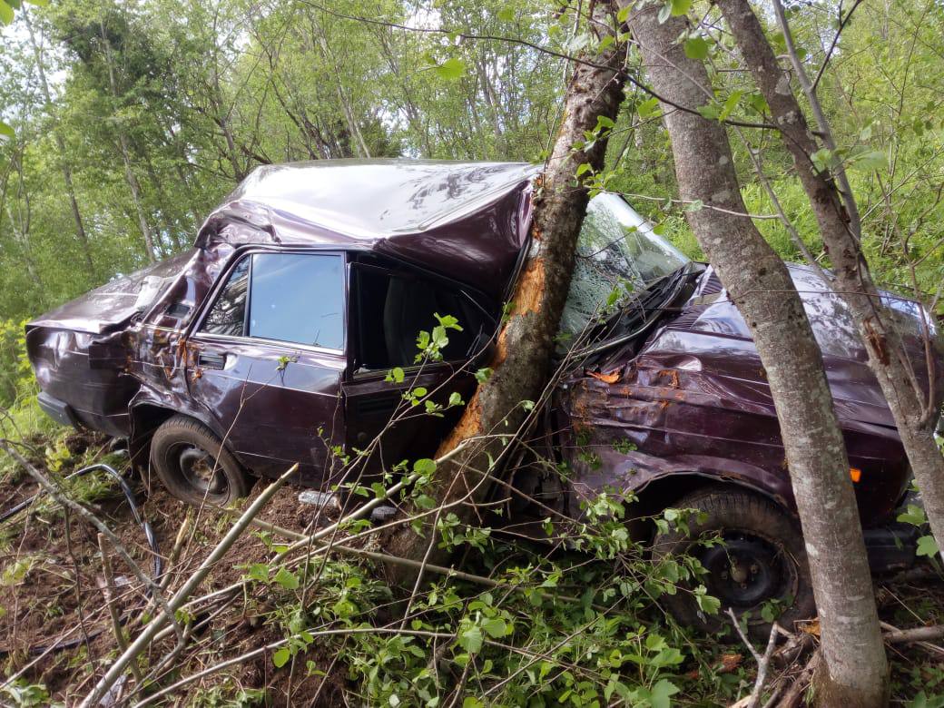 В Тверской области пассажира зажало в машине