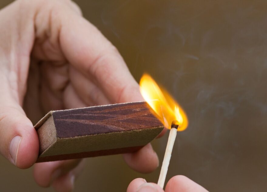 Москвич пытался спалить дотла дом в Тверской области