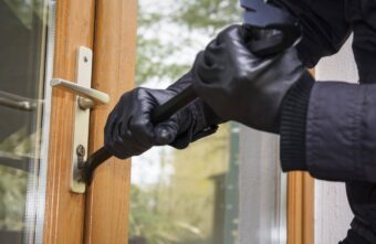 В Тверской области дачный вор оставил 33-летнюю женщину без денег и украшений