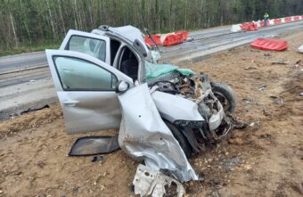 Водитель "Рено" погиб в лобовом столкновении с фурой в Тверской области