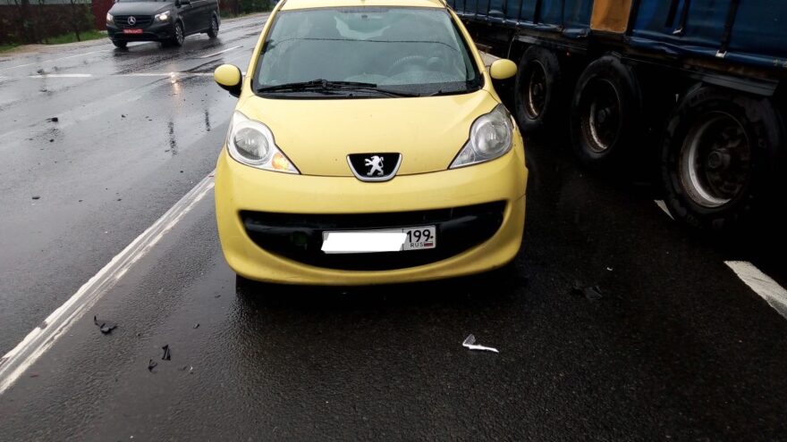 В аварии на трассе М-10 под Тверью пострадали две маленькие девочки  