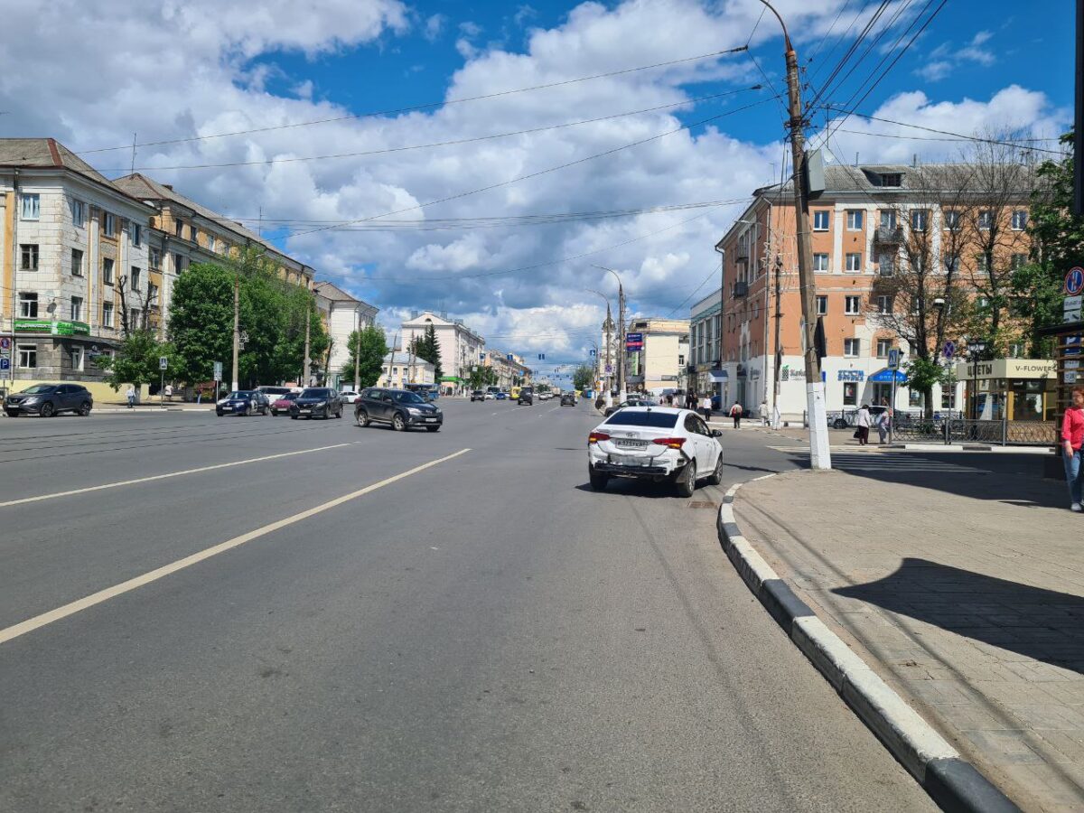 После аварии в Твери пожилую женщину увезли в больницу | ТОП Тверь новости