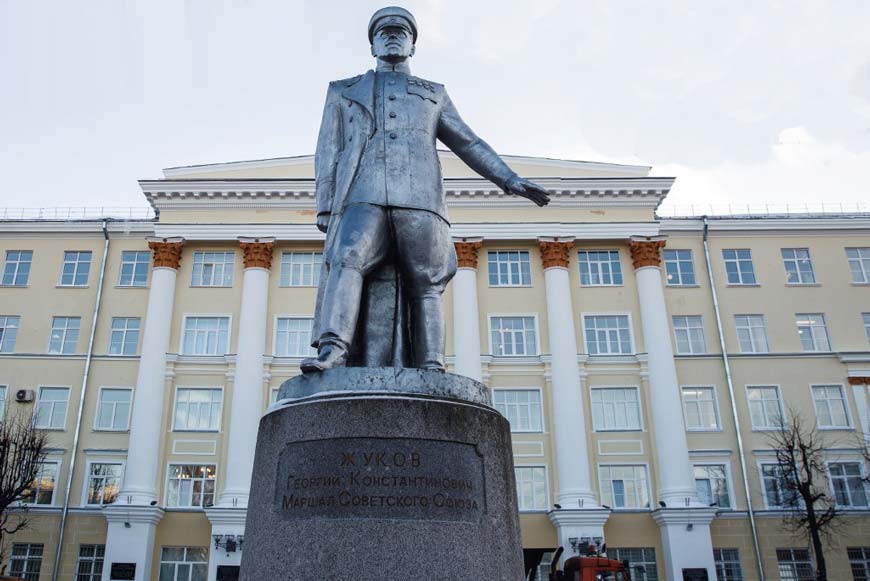 Губернатор Игорь Руденя поздравил выпускников тверской академии ВКО