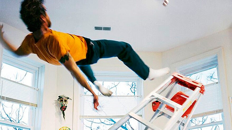 Трудовая инспекция нашла причину смерти наемного работника в районном доме культуры в Тверской области