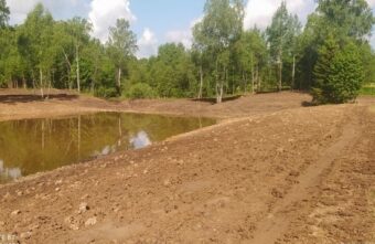 В Тверской области пожарный пруд заполняют водой