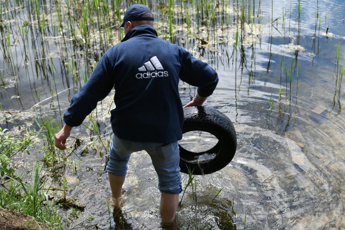 В Твери 200 студентов собрали 16 кубов мусора