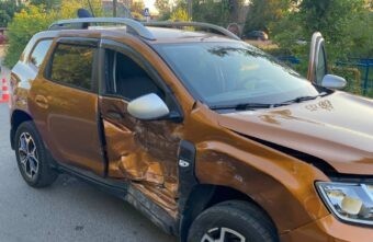 В Твери два автомобиля не поделили перекресток В Твери два автомобиля не поделили перекресток