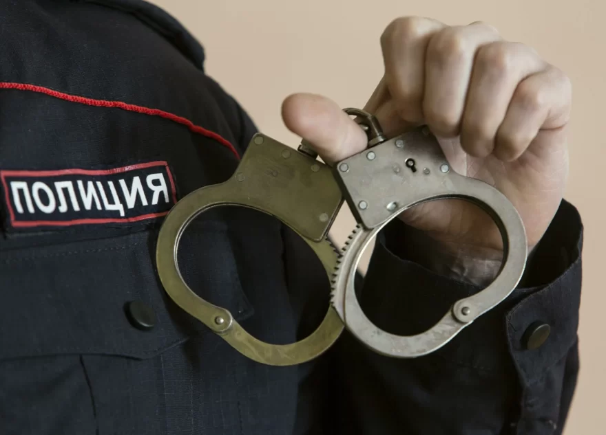 Жителя Тверской области, ударившего полицейского, решили не брать под стражу Жителя Тверской области, ударившего полицейского, решили не брать под стражу
