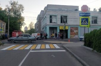 В Тверской области легковушка сбила мотоцикл В Тверской области легковушка сбила мотоцикл