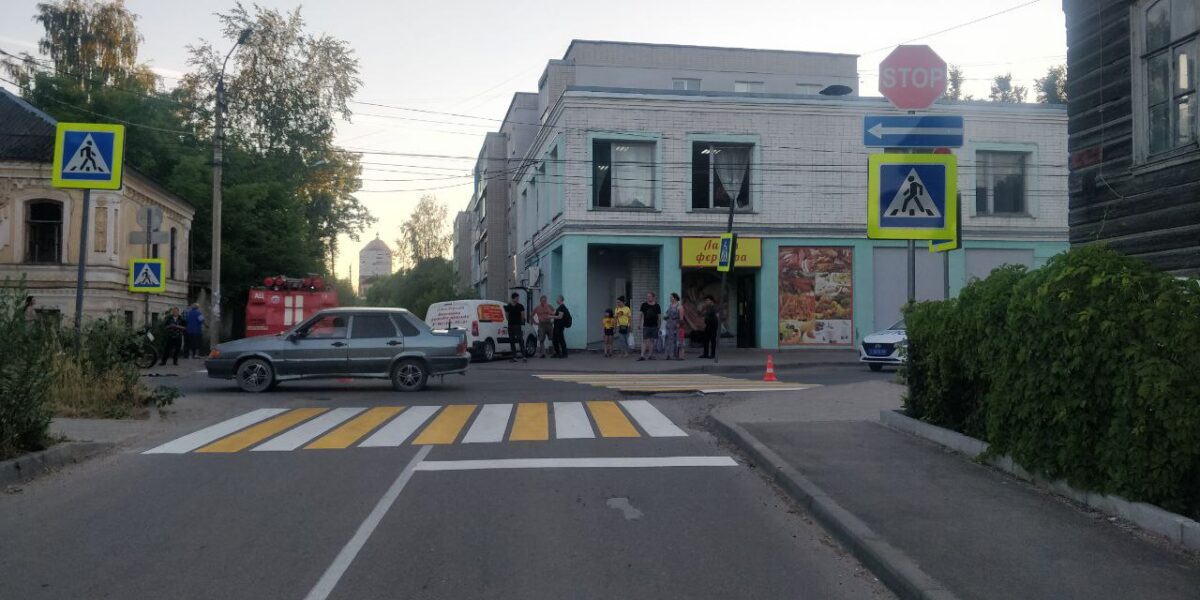 В Тверской области легковушка сбила мотоцикл