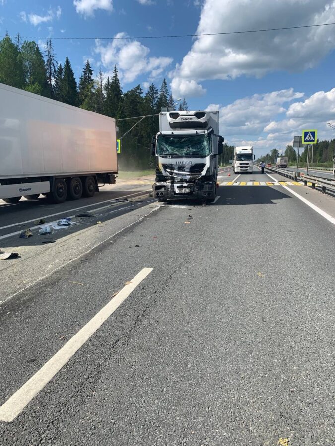 В Тверской области машина дорожной службы сбила рабочего