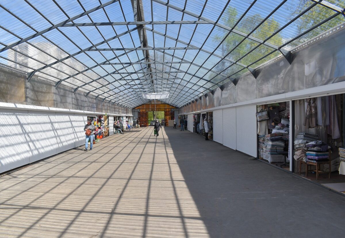 Вместо палаток и тентов в Твери устанавливают ярмарочные павильоны