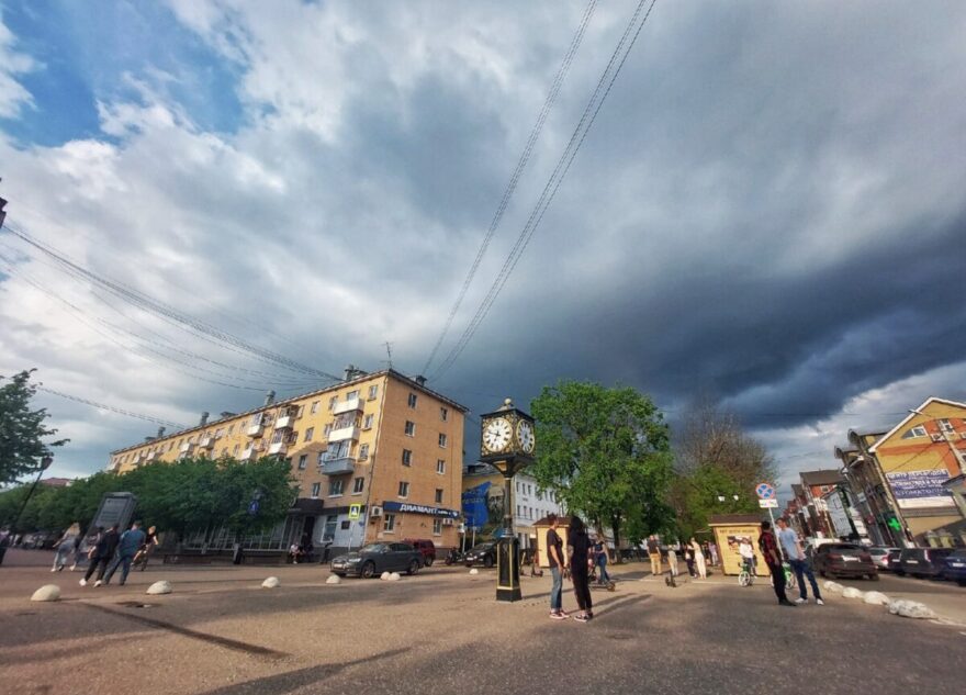 Грозы и ливни надвигаются на тверской регион