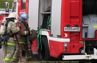 В Тверской области ночной пожар уничтожил нежилой дом В Тверской области ночной пожар уничтожил нежилой дом
