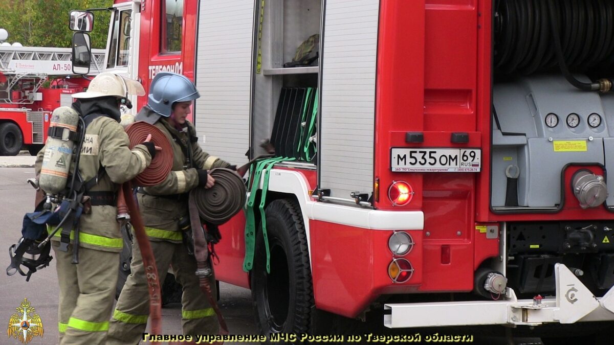 В Тверской области потушили автомобиль и два дома | ТОП Тверь новости