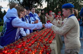 В День памяти и скорби губернатор Игорь Руденя принял участие в акции «Свеча памяти»