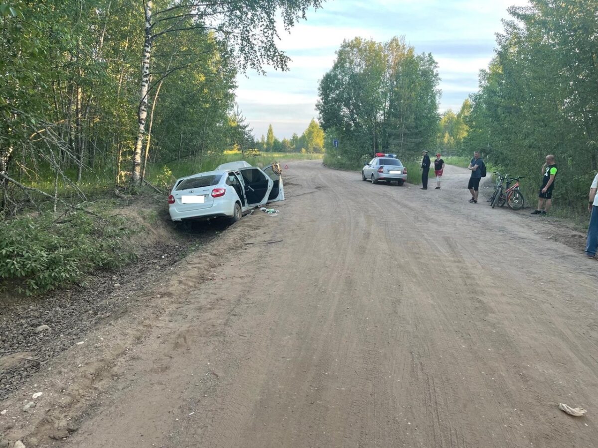 В Тверской области пострадал пассажир съехавшей в кювет "Лады"