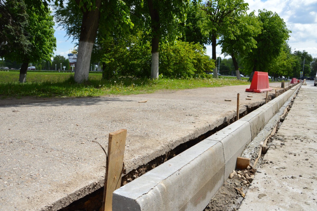 Жители Твери перестанут «ломать ноги» на тротуарах