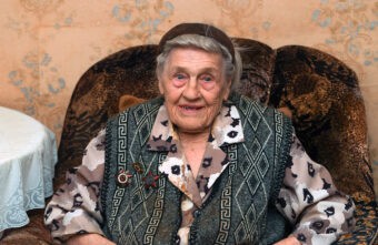 Игорь Руденя поздравил со столетием участницу Великой Отечественной войны Елену Дмитриеву