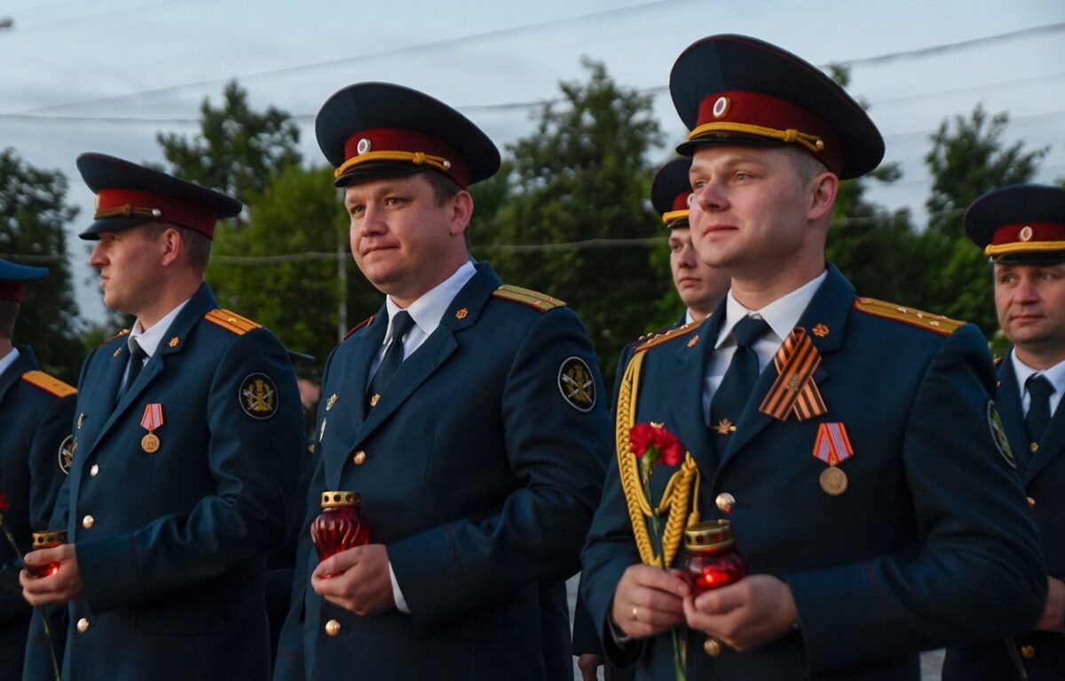 В День памяти и скорби губернатор Игорь Руденя принял участие в акции «Свеча памяти»