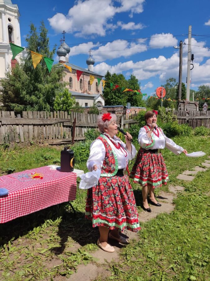 В селе Васильевском под Тверью прошли Троицкие гуляния