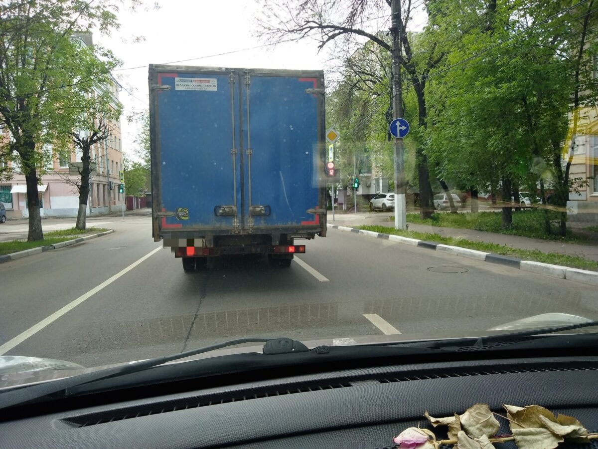 В Твери установили новый светофор, разозливший водителей В Твери установили новый светофор, разозливший водителей