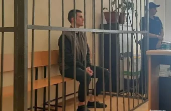 Обливший кислотой девушку тверичанин ждет встречи с соперником Обливший кислотой девушку тверичанин ждет встречи с соперником