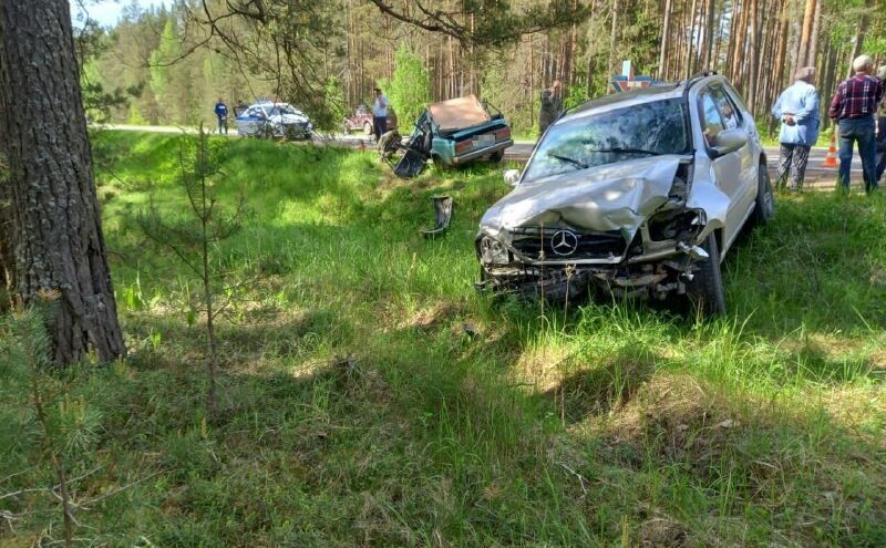 Водитель ВАЗа погиб в столкновении с "Мерседесом" в Тверской области Водитель ВАЗа погиб в столкновении с "Мерседесом" в Тверской области