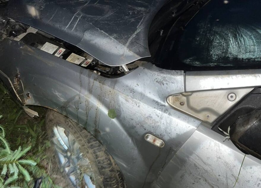 Ford "улетел" в кювет и опрокинулся в Тверской области