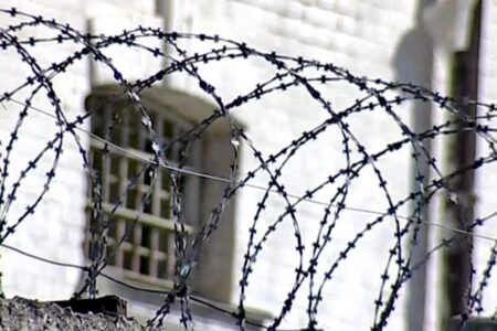 Парня, пытавшегося продать в Твери гашиш, отправили надолго на строгий режим