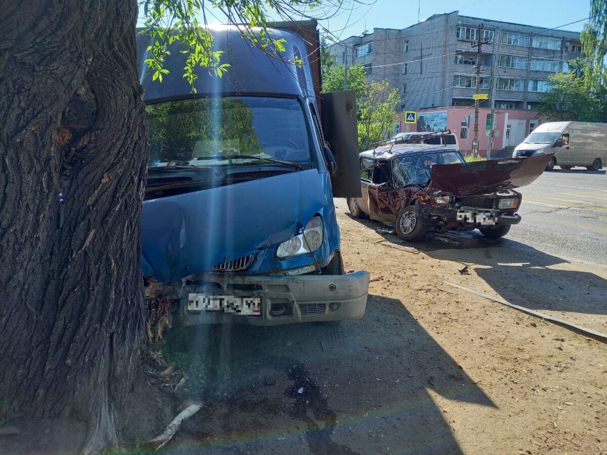 Пожилой водитель ВАЗа пострадал в ДТП в Тверской области Пожилой водитель ВАЗа пострадал в ДТП в Тверской области