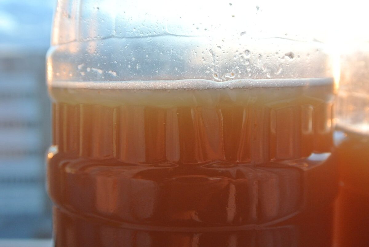 Врач-диетолог предупредила жителей Тверской области об опасности любимого напитка