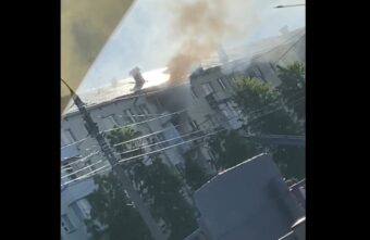 Из горящей квартиры в Твери спасли мужчину