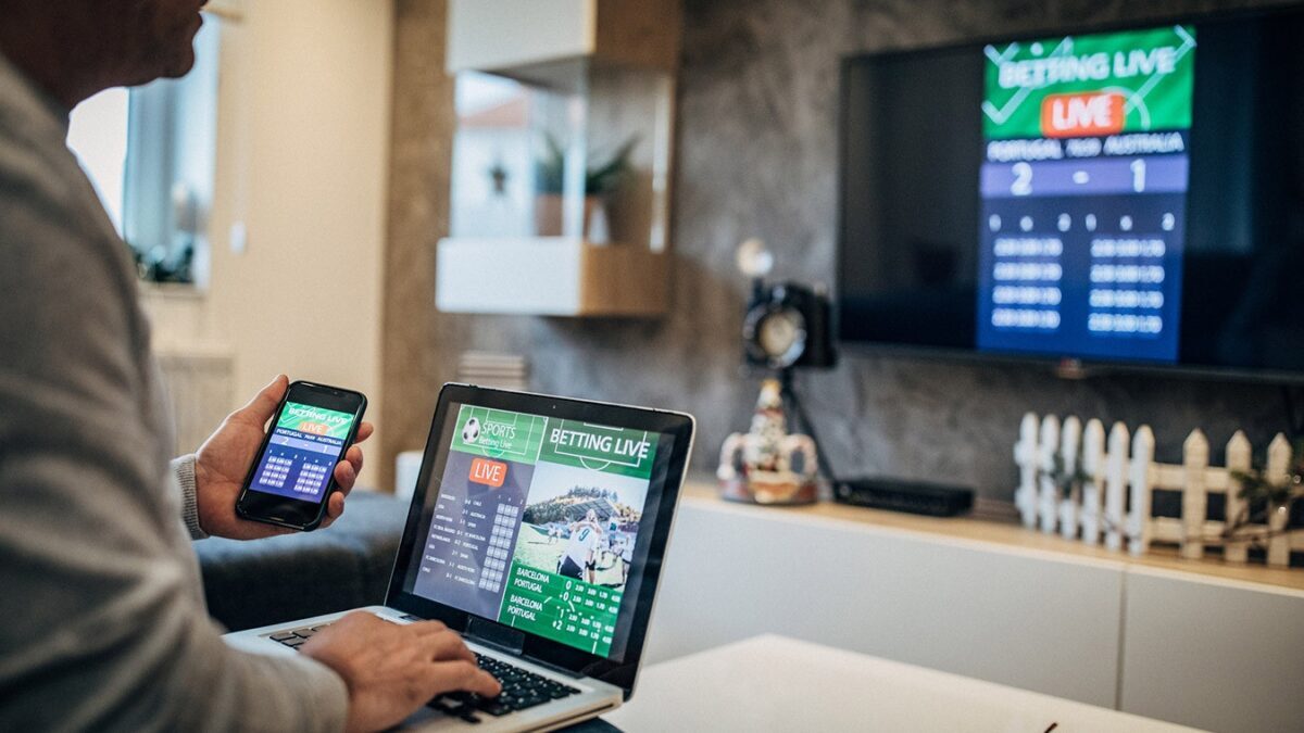 В Твери полиция поймала вора, а он оказался ещё и мошенник  