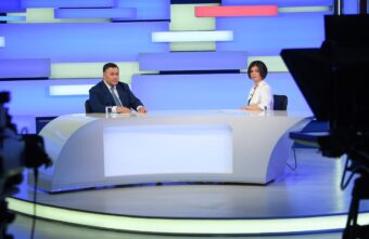 Дороги, Галустян и День России: о чем Игорь Руденя рассказал во время прямого эфира Дороги, Галустян и День России: о чем Игорь Руденя рассказал во время прямого эфира