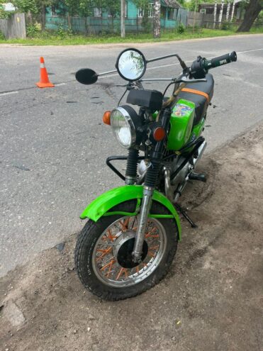 В Тверской области столкнулись УАЗ и мотоцикл