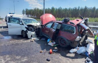 В аварии на трассе М-11 в Тверской области пострадали женщины и дети В аварии на трассе М-11 в Тверской области пострадали женщины и дети