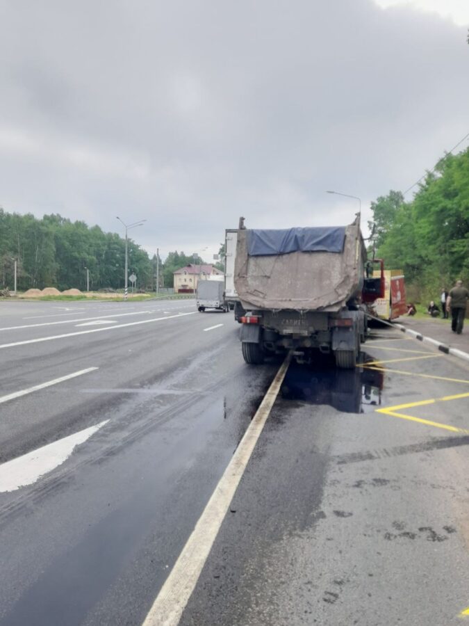 В массовом столкновении фур и легковушек под Тверью пострадали два человека