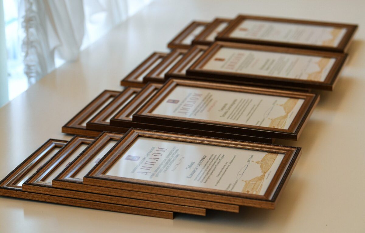 Губернатор Игорь Руденя вручил премии учёным Тверской области