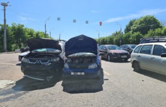 Маленькая девочка пострадала в ДТП на встречной полосе в Твери Маленькая девочка пострадала в ДТП на встречной полосе в Твери